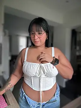 DannaaMeliza online show from 12-19-24, 09:51