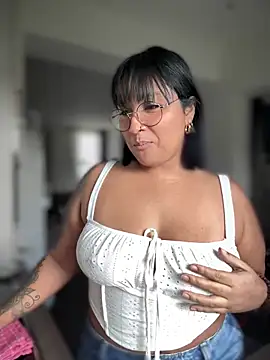 DannaaMeliza online show from 12-19-24, 01:07