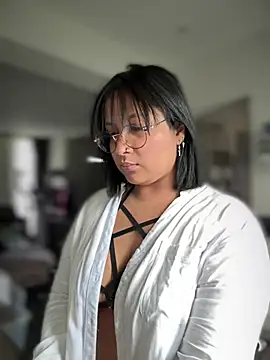 DannaaMeliza online show from 01-11-25, 02:04