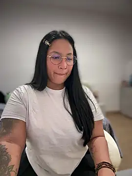 DannaaMeliza online show from 01-27-25, 01:09