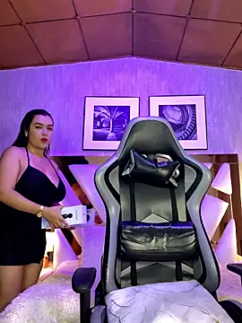 Lia Simons online show from 09-17-25, 03:19