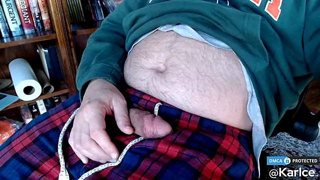 Snapshot of karlce chatting on 12-02-24, 09:06 karlce online show from 12-02-24, 09:06