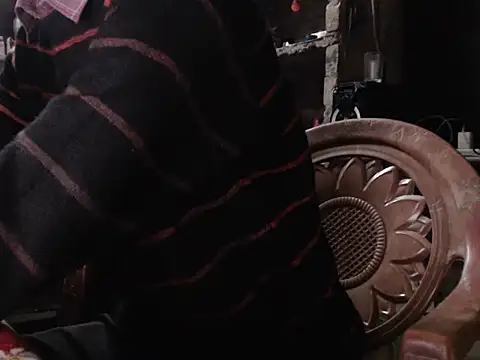 Snapshot of ThethunderPo chatting on 12-17-24, 05:07 ThethunderPo online show from 12-17-24, 05:07