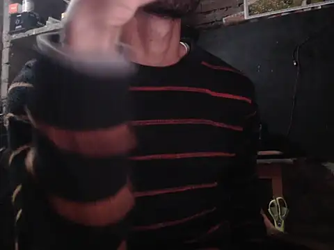 Snapshot of ThethunderPo chatting on 12-25-24, 02:56 ThethunderPo online show from 12-25-24, 02:56