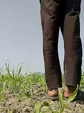 Snapshot of ThethunderPo chatting on 02-14-25, 06:56 ThethunderPo online show from 02-14-25, 06:56