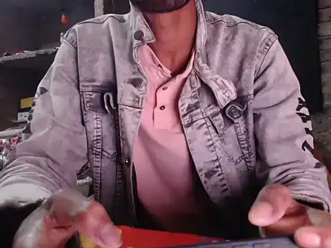 Snapshot of ThethunderPo chatting on 02-18-25, 03:10 ThethunderPo online show from 02-18-25, 03:10