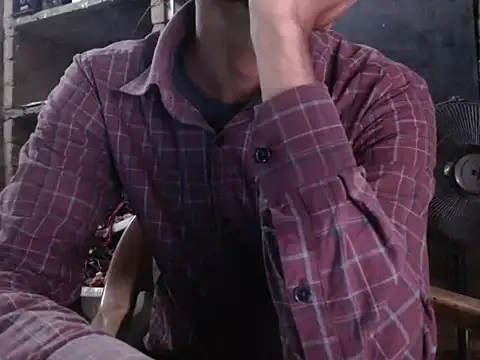 Snapshot of ThethunderPo chatting on 02-21-25, 09:24 ThethunderPo online show from 02-21-25, 09:24