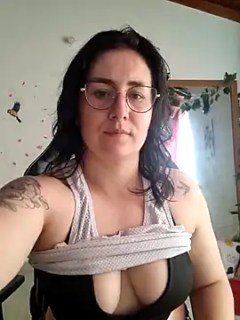 Snapshot of Susan_Foxx chatting on 03-12-25, 02:56 Susan Foxx online show from 03-12-25, 02:56