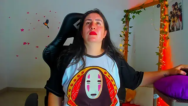 Snapshot of Susan_Foxx chatting on 10-30-25, 07:25 Susan Foxx online show from 10-30-25, 07:25