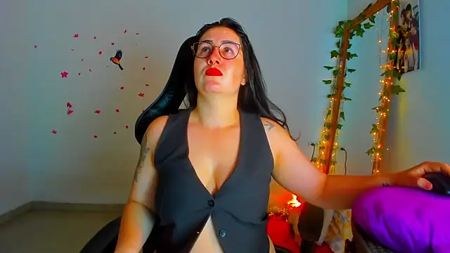 Snapshot of Susan_Foxx chatting on 11-11-25, 07:14 Susan Foxx online show from 11-11-25, 07:14