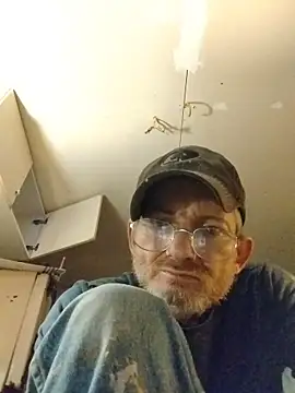 ROBERT0516 online show from 11-22-25, 10:20