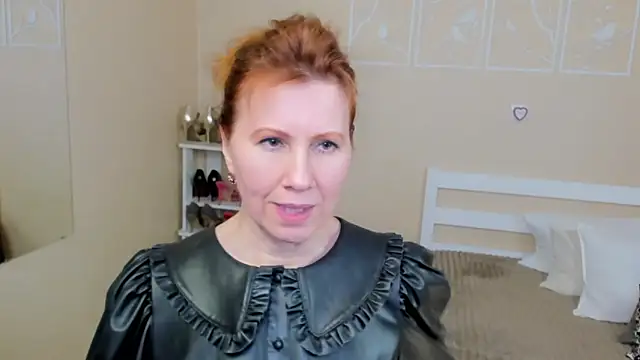 FoxySophia online show from 03-04-25, 10:24