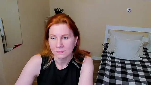 FoxySophia online show from 10-30-25, 01:29