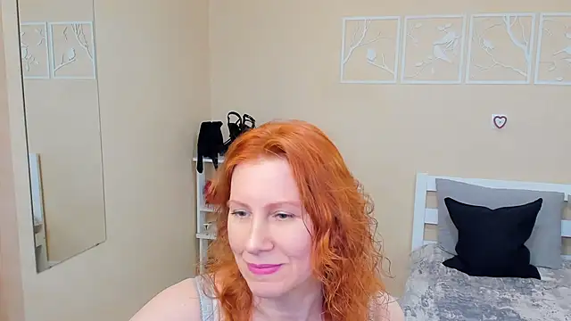 FoxySophia online show from 02-15-26, 07:10