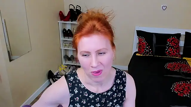 FoxySophia online show from 04-25-26, 12:08