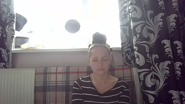 LindaStarS online show from 04-21-26, 05:14