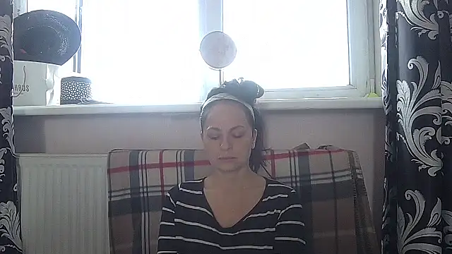 LindaStarS online show from 04-26-26, 05:05