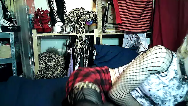 Snapshot of jessysky723 chatting on 10-19-25, 09:48 jessysky723 online show from 10-19-25, 09:48