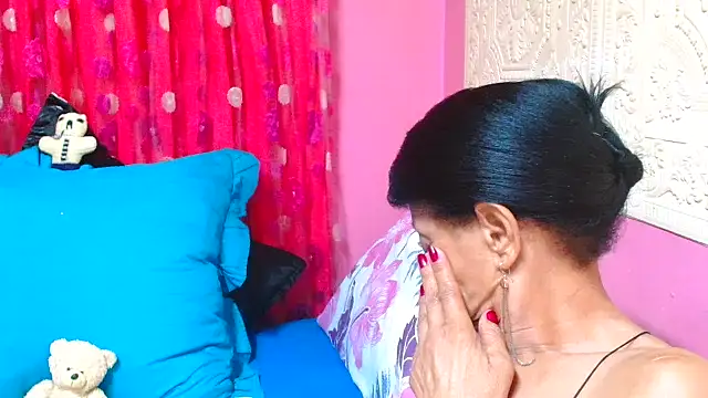 Snapshot of SLUTTYROXY chatting on 02-09-25, 08:45 SLUTTYROXY online show from 02-09-25, 08:45