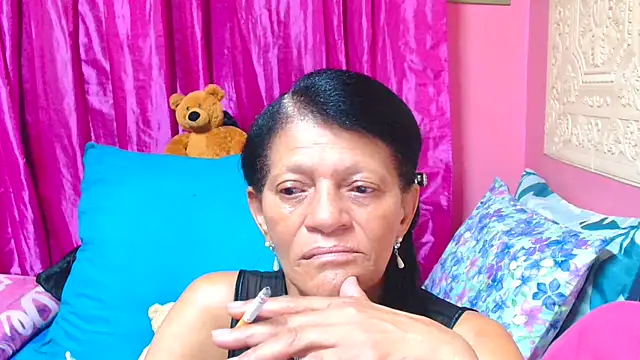 Snapshot of SLUTTYROXY chatting on 03-18-25, 02:36 SLUTTYROXY online show from 03-18-25, 02:36