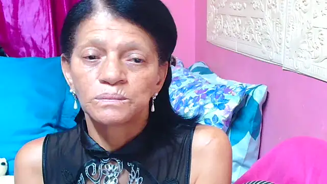 Snapshot of SLUTTYROXY chatting on 03-18-25, 08:47 SLUTTYROXY online show from 03-18-25, 08:47