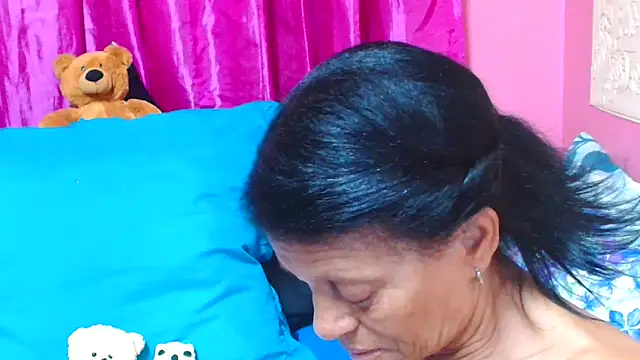 Snapshot of SLUTTYROXY chatting on 03-19-25, 05:30 SLUTTYROXY online show from 03-19-25, 05:30