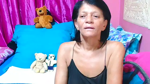 Snapshot of SLUTTYROXY chatting on 03-20-25, 03:02 SLUTTYROXY online show from 03-20-25, 03:02