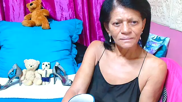 Snapshot of SLUTTYROXY chatting on 03-20-25, 09:15 SLUTTYROXY online show from 03-20-25, 09:15