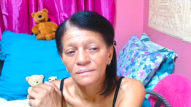 Snapshot of SLUTTYROXY chatting on 03-21-25, 07:44 SLUTTYROXY online show from 03-21-25, 07:44