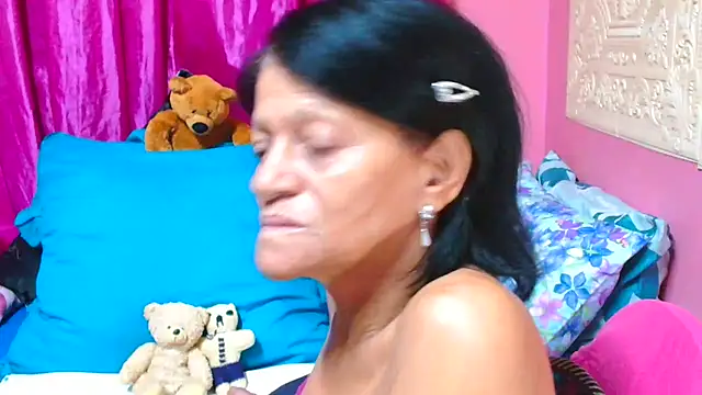 Snapshot of SLUTTYROXY chatting on 03-22-25, 10:28 SLUTTYROXY online show from 03-22-25, 10:28