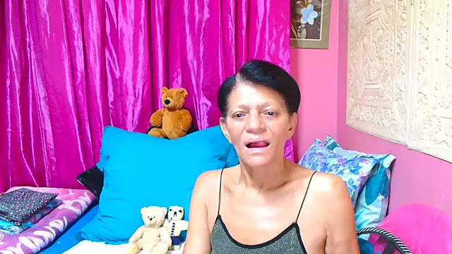 Snapshot of SLUTTYROXY chatting on 03-22-25, 05:09 SLUTTYROXY online show from 03-22-25, 05:09