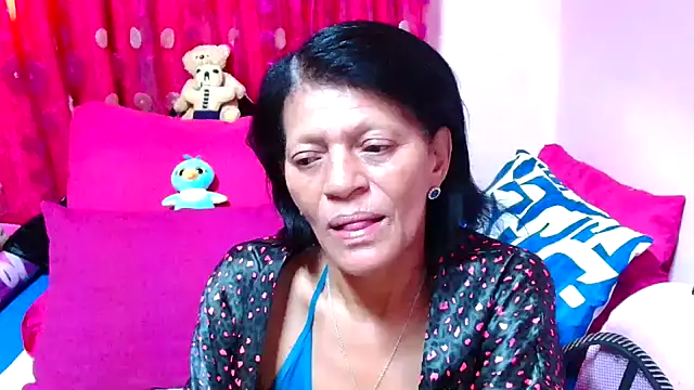 Snapshot of SLUTTYROXY chatting on 09-10-25, 06:13 SLUTTYROXY online show from 09-10-25, 06:13