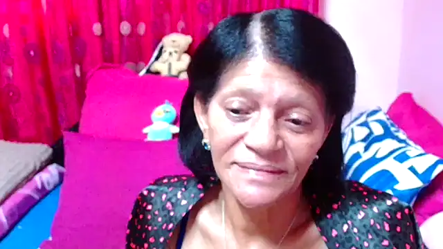 Snapshot of SLUTTYROXY chatting on 09-14-25, 06:12 SLUTTYROXY online show from 09-14-25, 06:12