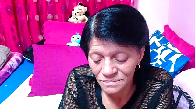 Snapshot of SLUTTYROXY chatting on 09-14-25, 06:18 SLUTTYROXY online show from 09-14-25, 06:18