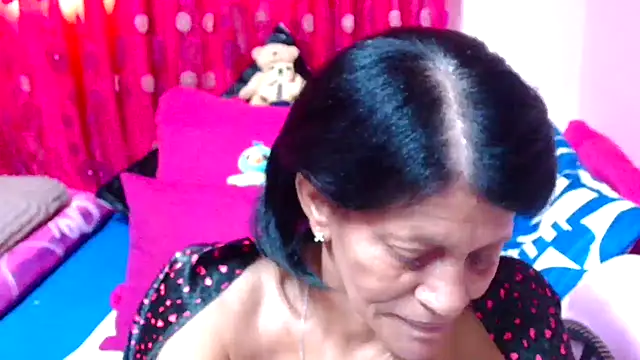 Snapshot of SLUTTYROXY chatting on 09-15-25, 06:24 SLUTTYROXY online show from 09-15-25, 06:24