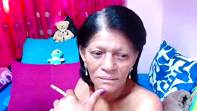 Snapshot of SLUTTYROXY chatting on 10-01-25, 06:30 SLUTTYROXY online show from 10-01-25, 06:30