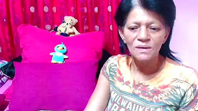 Snapshot of SLUTTYROXY chatting on 10-04-25, 06:50 SLUTTYROXY online show from 10-04-25, 06:50