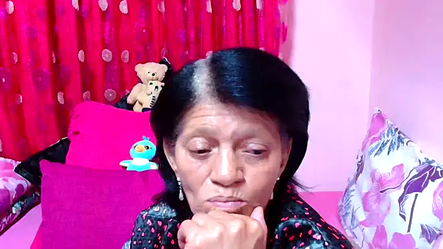 Snapshot of SLUTTYROXY chatting on 10-06-25, 07:06 SLUTTYROXY online show from 10-06-25, 07:06