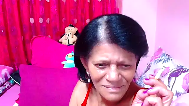 Snapshot of SLUTTYROXY chatting on 10-06-25, 07:33 SLUTTYROXY online show from 10-06-25, 07:33