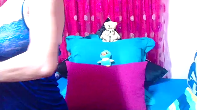 Snapshot of SLUTTYROXY chatting on 10-18-25, 06:52 SLUTTYROXY online show from 10-18-25, 06:52