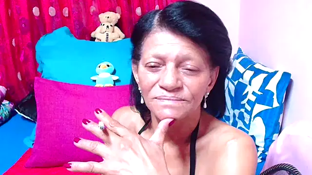 Snapshot of SLUTTYROXY chatting on 11-11-25, 05:46 SLUTTYROXY online show from 11-11-25, 05:46