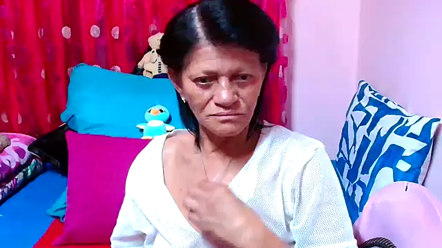 Snapshot of SLUTTYROXY chatting on 11-12-25, 05:35 SLUTTYROXY online show from 11-12-25, 05:35