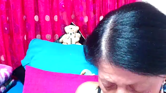 Snapshot of SLUTTYROXY chatting on 11-16-25, 05:24 SLUTTYROXY online show from 11-16-25, 05:24