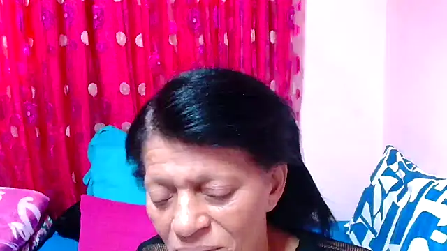 Snapshot of SLUTTYROXY chatting on 11-17-25, 05:46 SLUTTYROXY online show from 11-17-25, 05:46