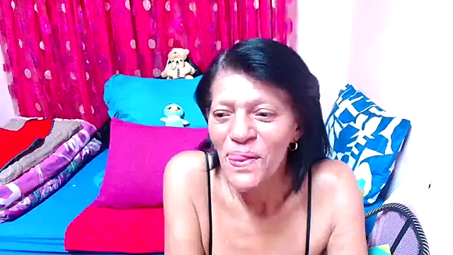 Snapshot of SLUTTYROXY chatting on 11-19-25, 05:46 SLUTTYROXY online show from 11-19-25, 05:46