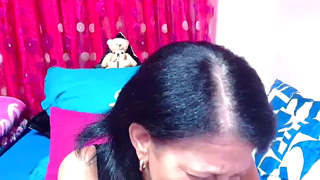 Snapshot of SLUTTYROXY chatting on 11-24-25, 08:25 SLUTTYROXY online show from 11-24-25, 08:25