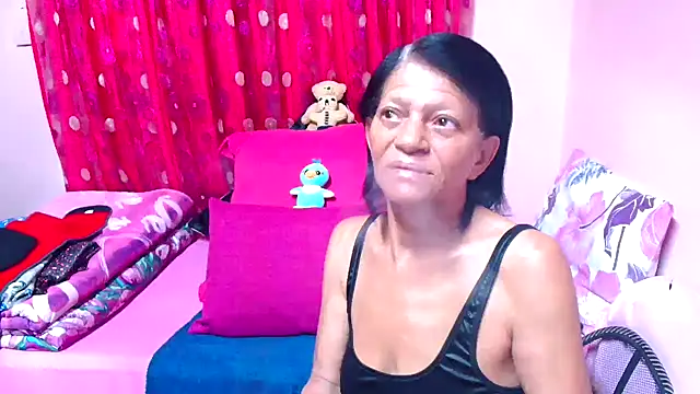 Snapshot of SLUTTYROXY chatting on 11-26-25, 04:02 SLUTTYROXY online show from 11-26-25, 04:02