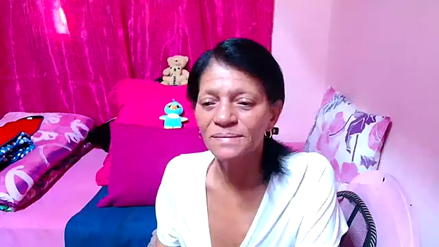 Snapshot of SLUTTYROXY chatting on 11-29-25, 07:33 SLUTTYROXY online show from 11-29-25, 07:33