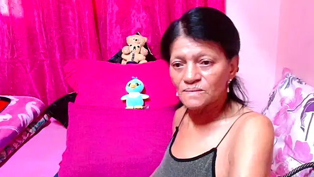 Snapshot of SLUTTYROXY chatting on 12-01-25, 06:07 SLUTTYROXY online show from 12-01-25, 06:07