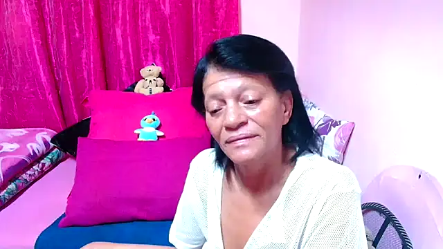 Snapshot of SLUTTYROXY chatting on 12-03-25, 06:21 SLUTTYROXY online show from 12-03-25, 06:21